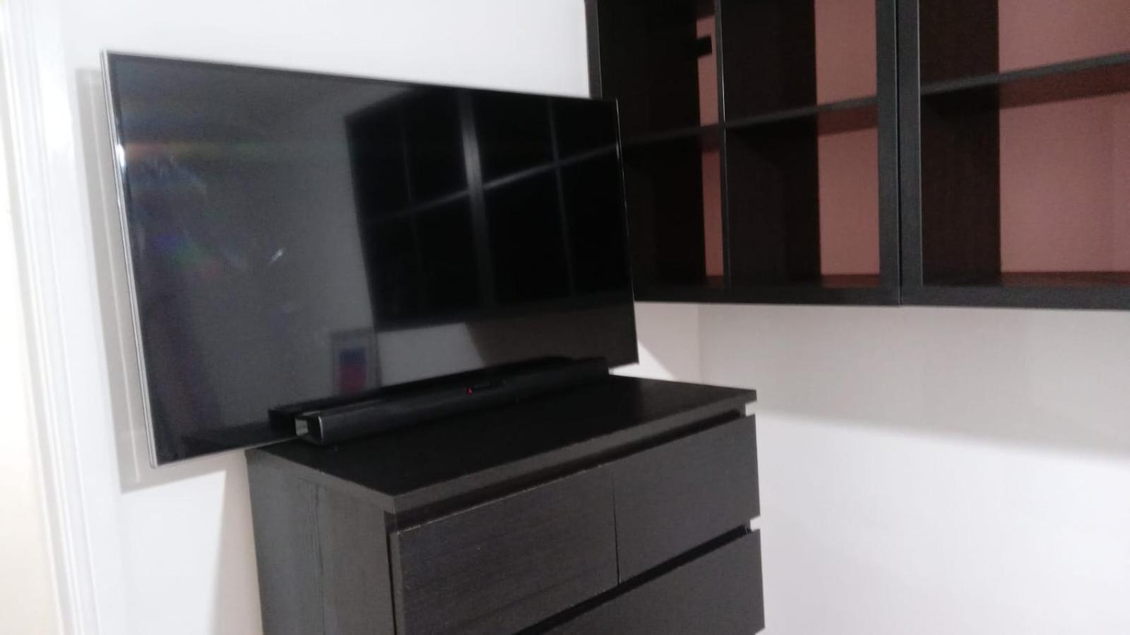 Exclusive Luxurious Double Bedroom In A Beautiful Shared Flat Close To Transit & Grocery Stores Habitación en casa particular *
