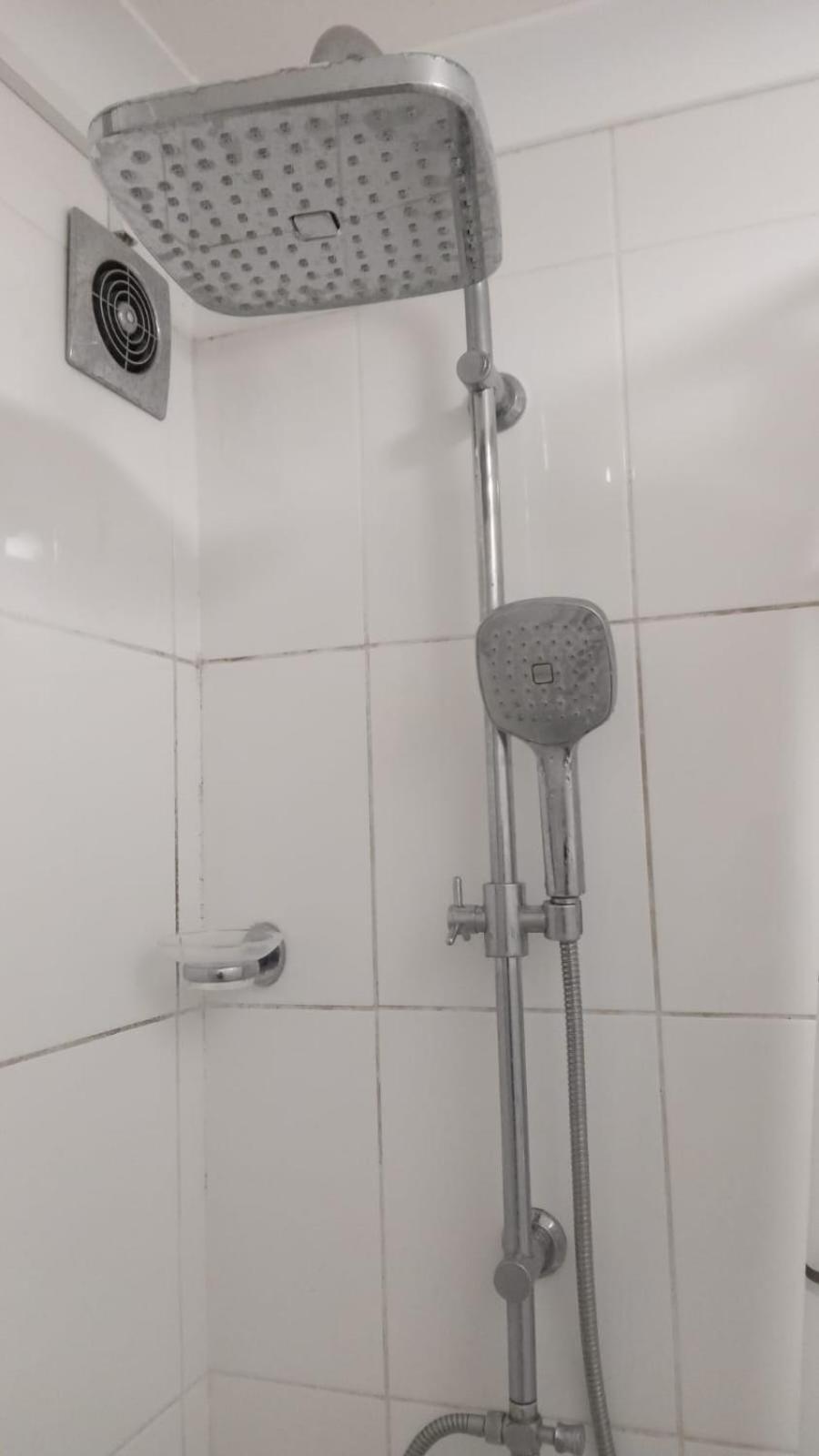 Exclusive Luxurious Double Bedroom In A Beautiful Shared Flat Close To Transit & Grocery Stores Londres