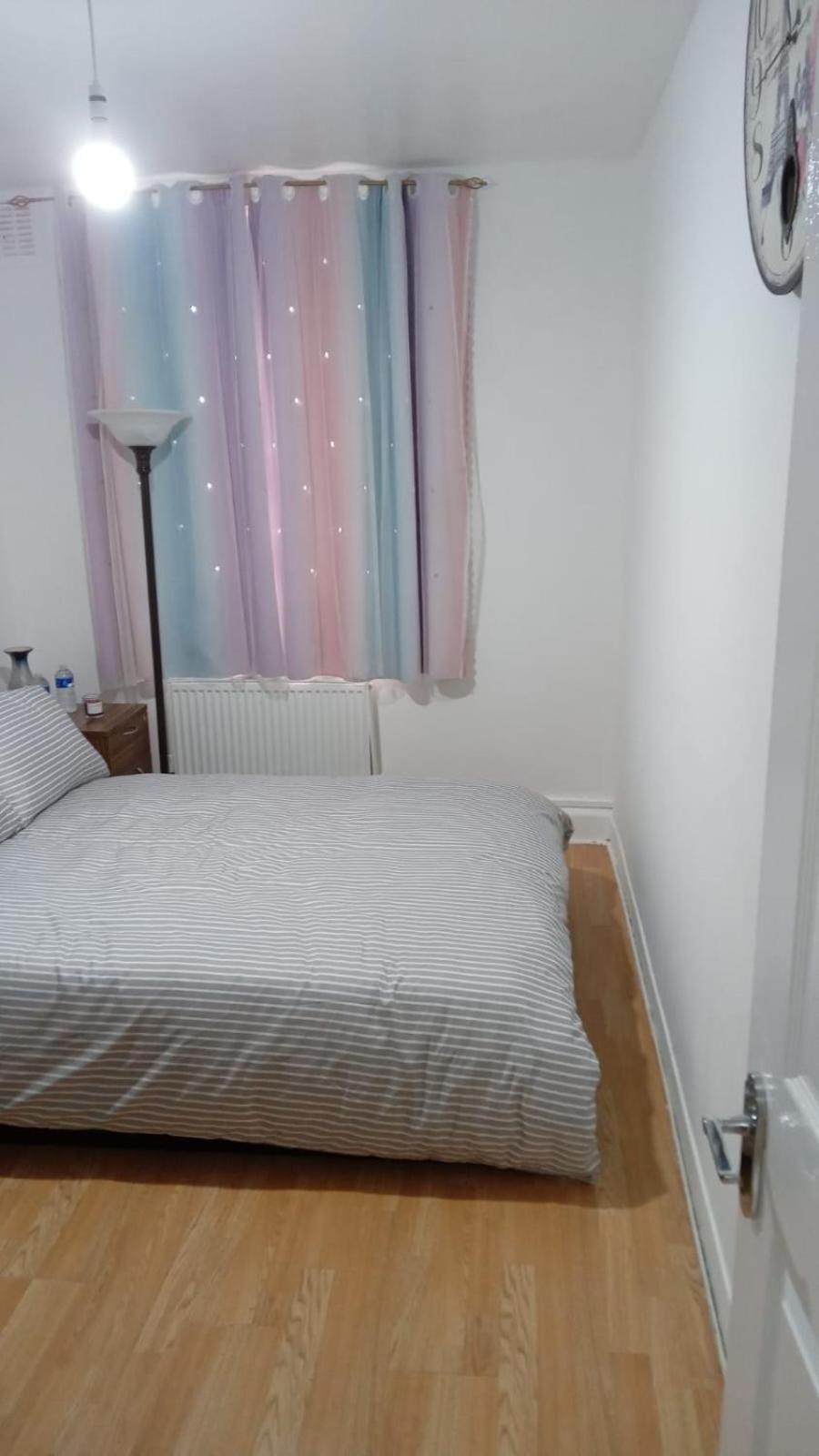 Exclusive Luxurious Double Bedroom In A Beautiful Shared Flat Close To Transit & Grocery Stores * Londres
