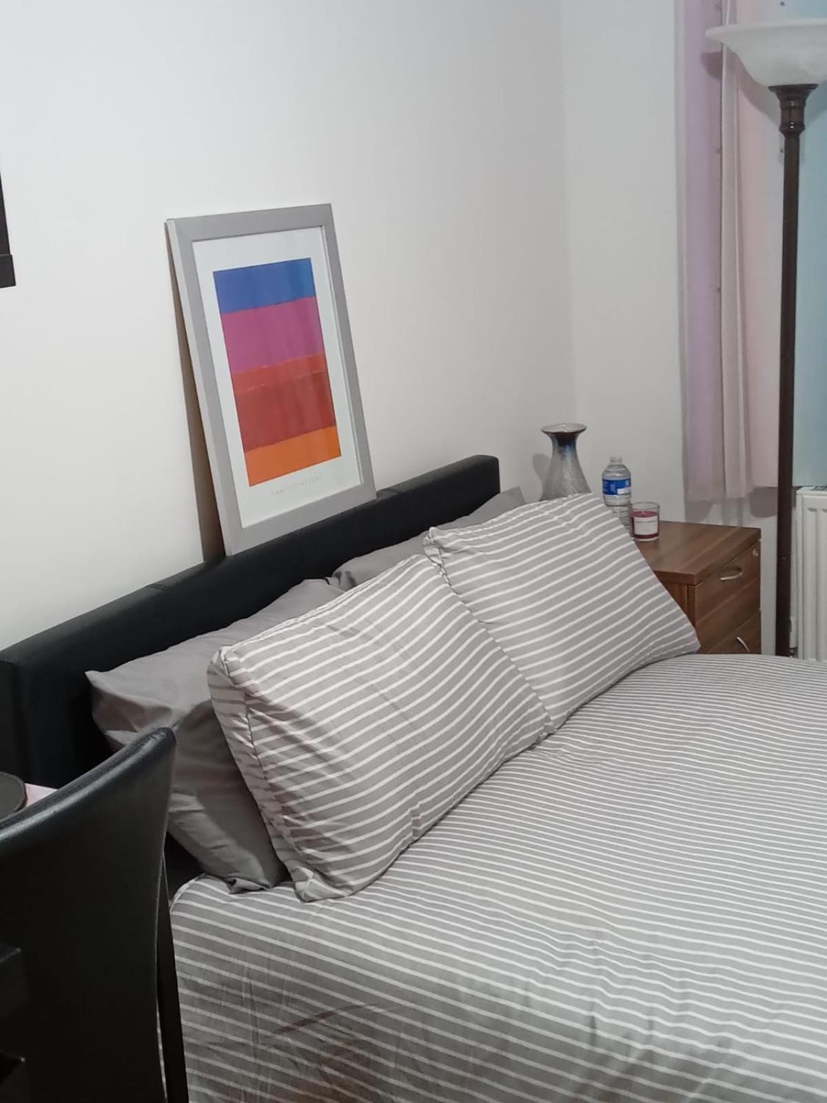 Exclusive Luxurious Double Bedroom In A Beautiful Shared Flat Close To Transit & Grocery Stores *