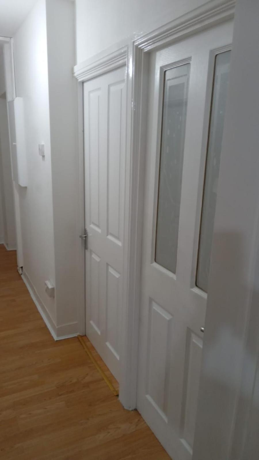 Exclusive Luxurious Double Bedroom In A Beautiful Shared Flat Close To Transit & Grocery Stores Quarto em Acomodações Particulares