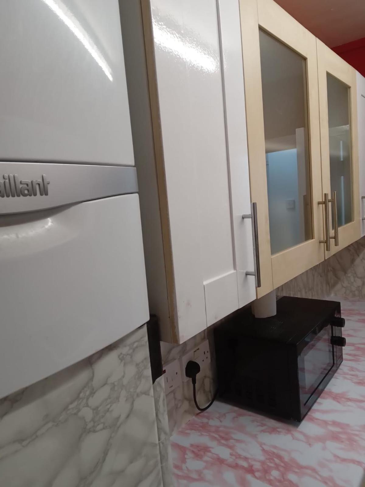 Séjour chez l'habitant Exclusive Luxurious Double Bedroom In A Beautiful Shared Flat Close To Transit & Grocery Stores *