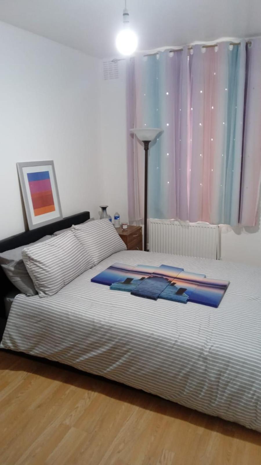 Habitación en casa particular Exclusive Luxurious Double Bedroom In A Beautiful Shared Flat Close To Transit & Grocery Stores Londres