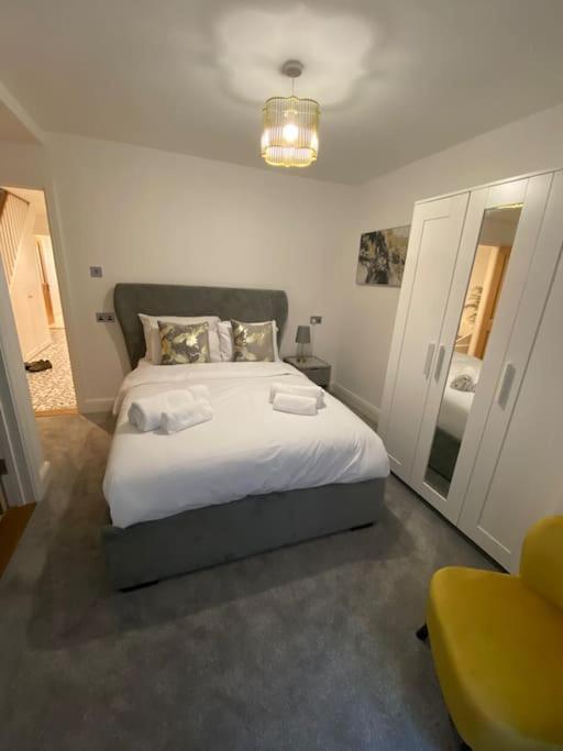 Londons Luxury Pad *