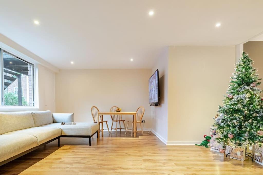 Appartement 3 Bedroom Maisonette In Belsize Park, Hampstead With Private Entrance