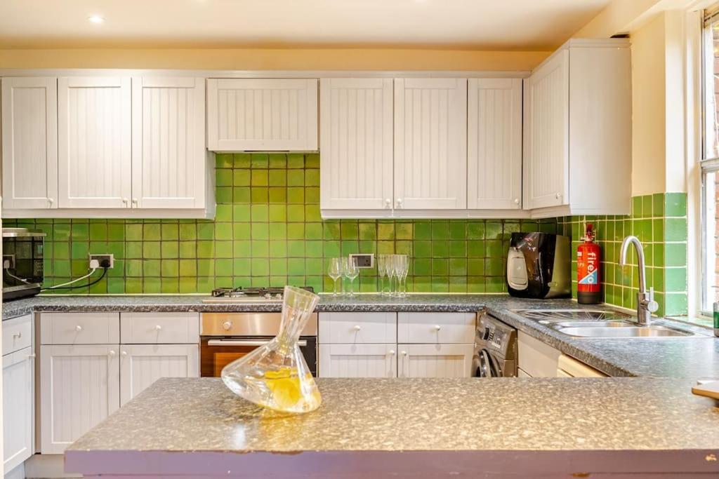 3 Bedroom Maisonette In Belsize Park, Hampstead With Private Entrance