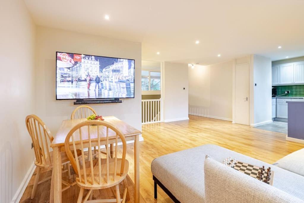Appartement 3 Bedroom Maisonette In Belsize Park, Hampstead With Private Entrance *