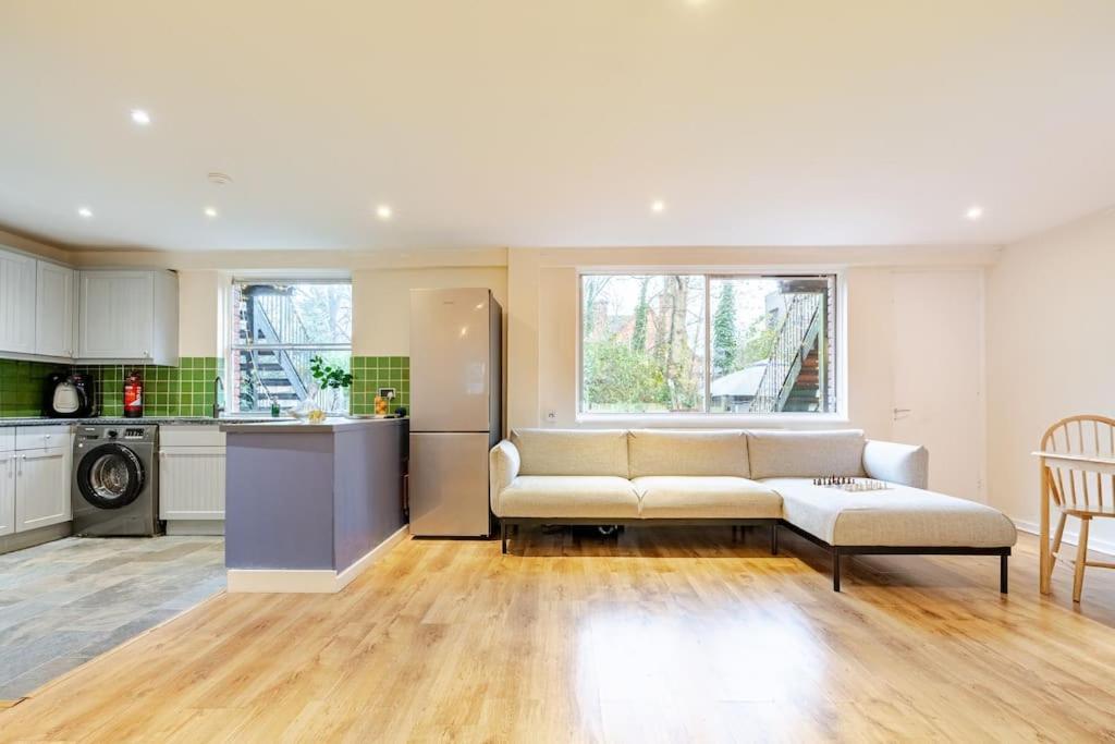 Appartement 3 Bedroom Maisonette In Belsize Park, Hampstead With Private Entrance Londres