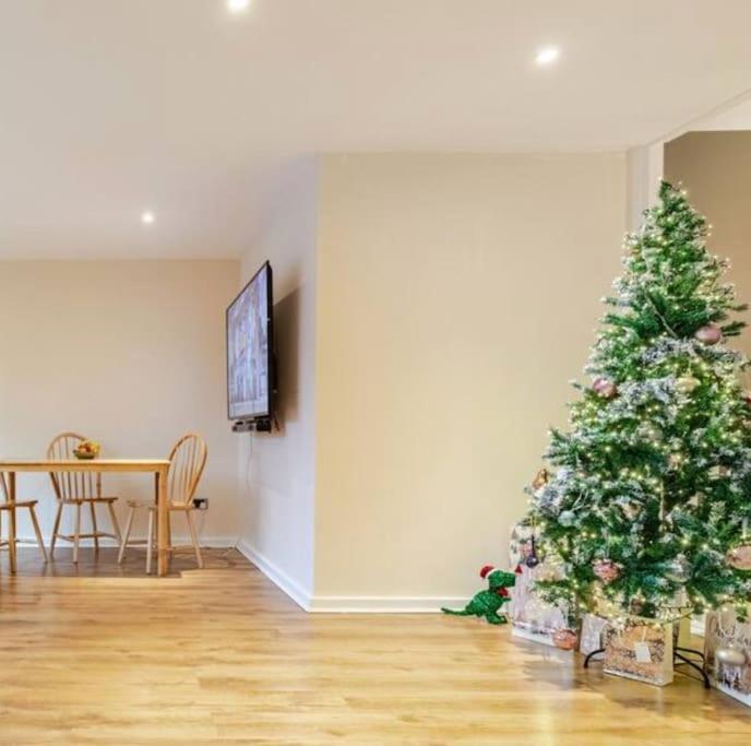 Appartement 3 Bedroom Maisonette In Belsize Park, Hampstead With Private Entrance *