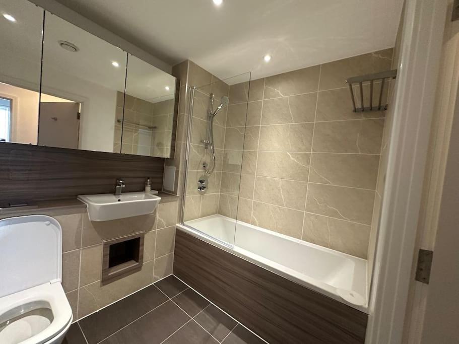 Away From Two Bed In Londres