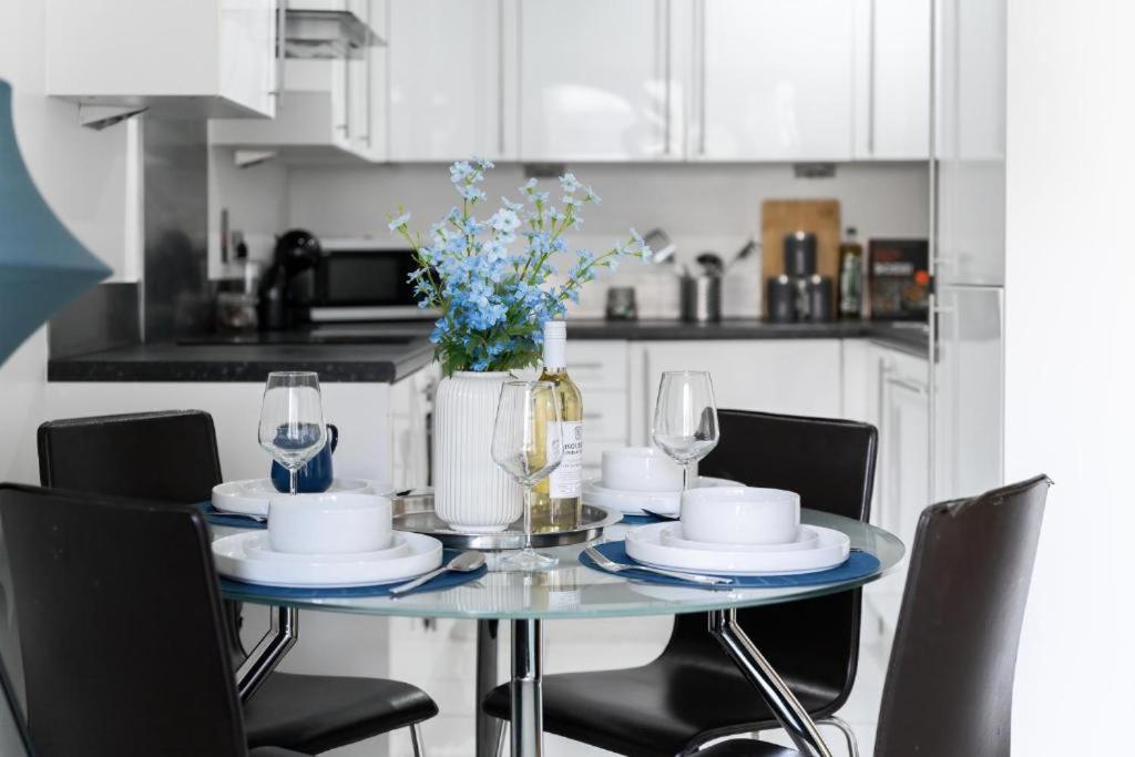 Modern One-bed Apartment, Hallsville Rd Appartement