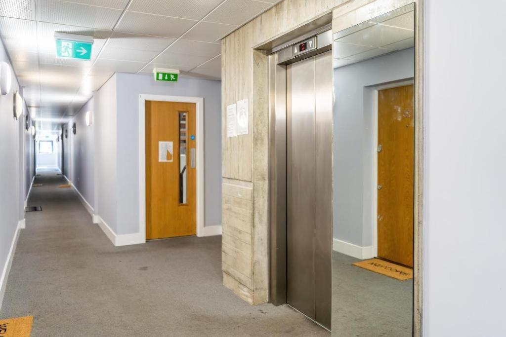 Appartement Modern One-bed Apartment, Hallsville Rd Londres