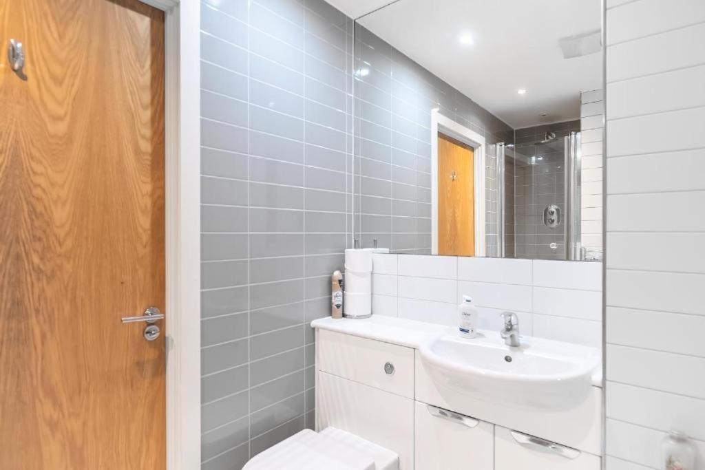 Modern One-bed Apartment, Hallsville Rd Appartement