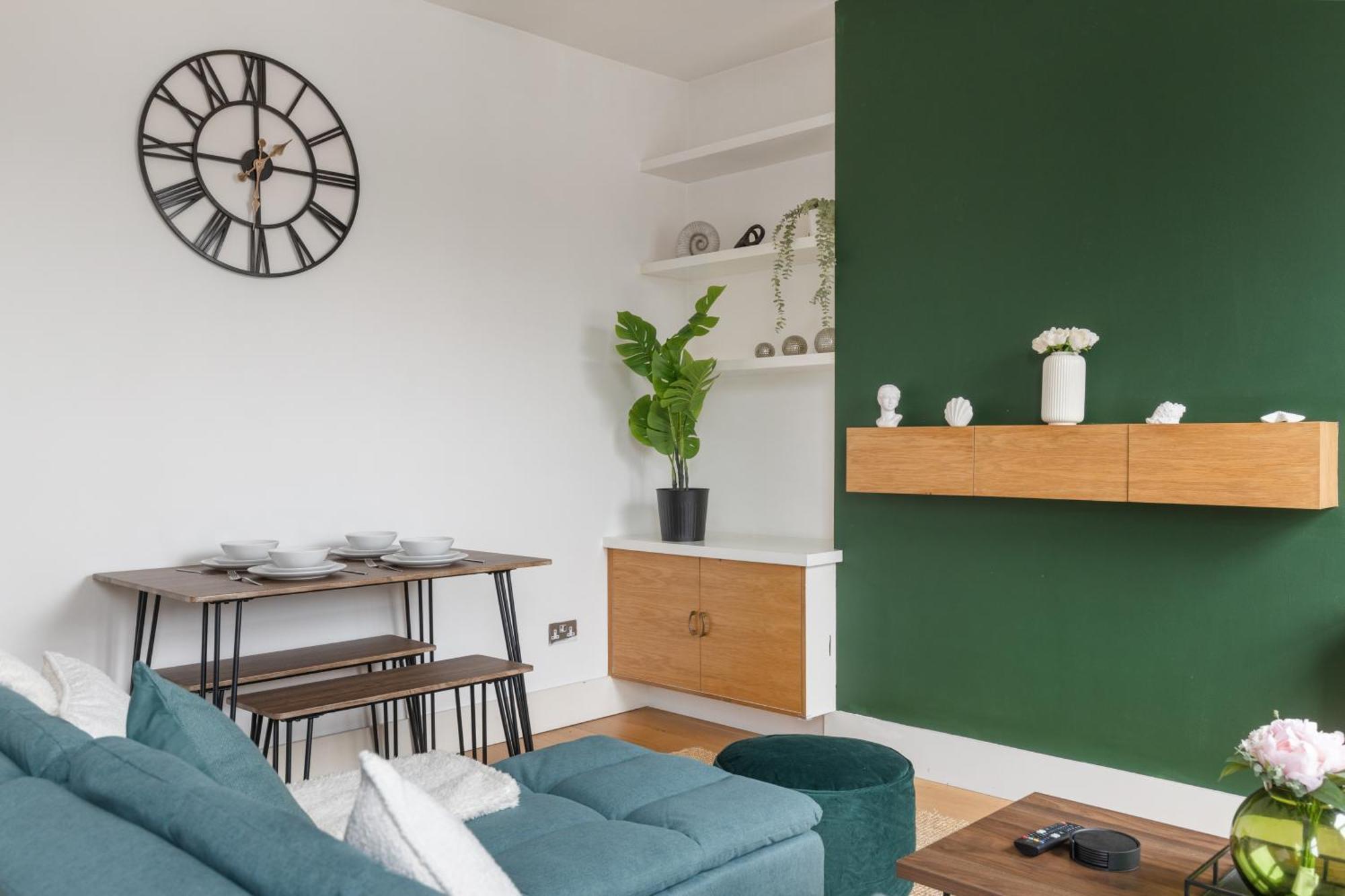 Portnall Retreat - Beautiful & Bright - Close To Ldn Appartement