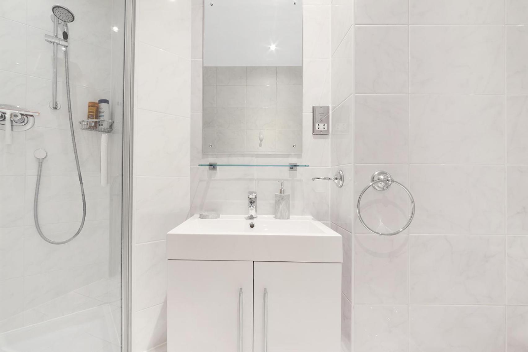 Farringdon Penthouse Spacious 3 Bedroom 2 Bath Appartement *