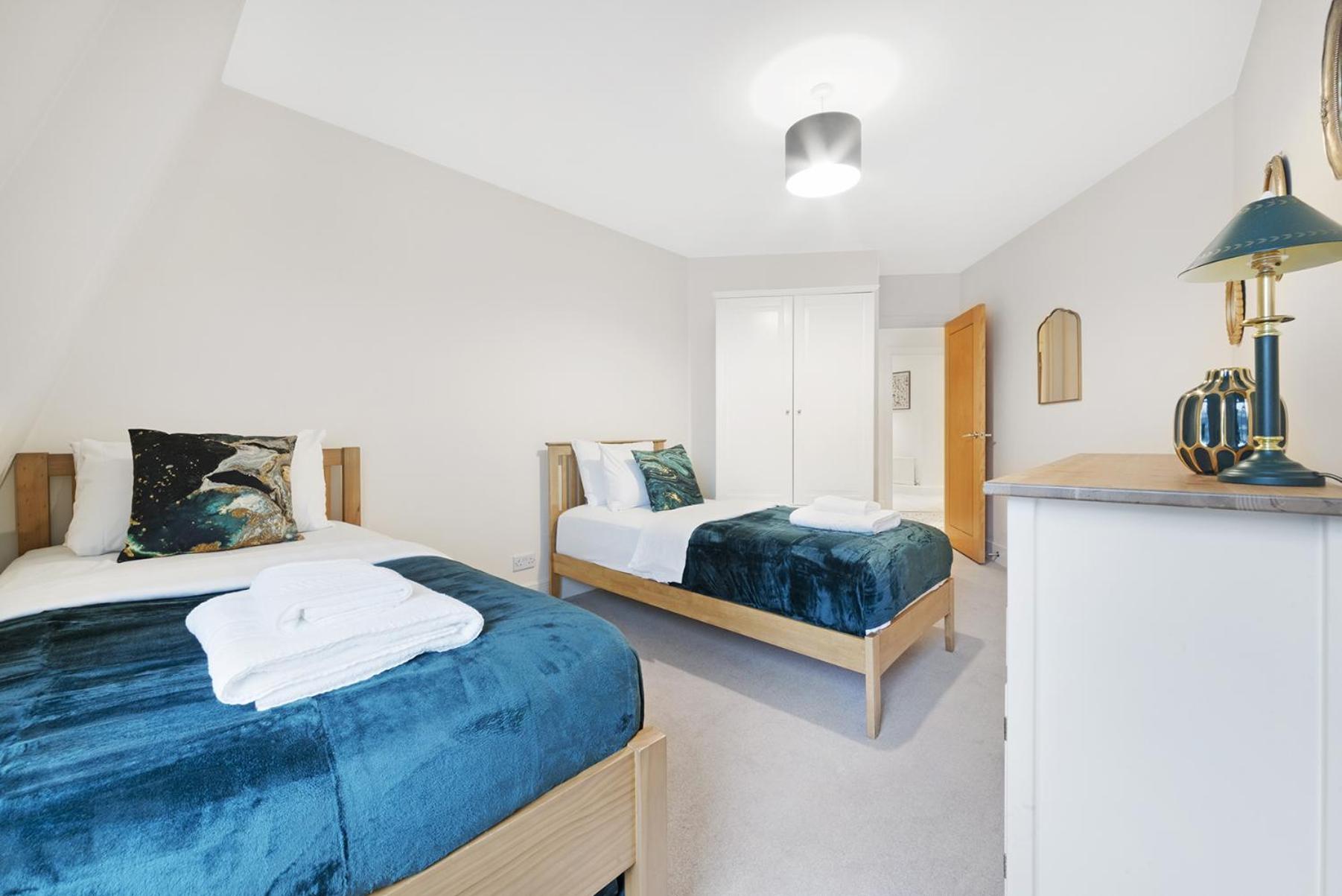 Farringdon Penthouse Spacious 3 Bedroom 2 Bath Appartement *