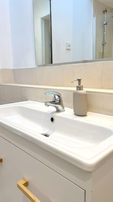 Appartement 3 Bedroom In Victoria,