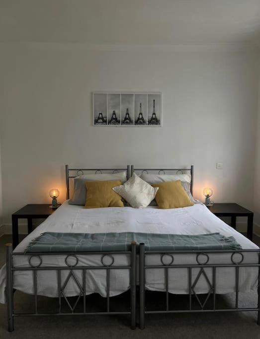 3 Bedroom In Victoria, * Londres