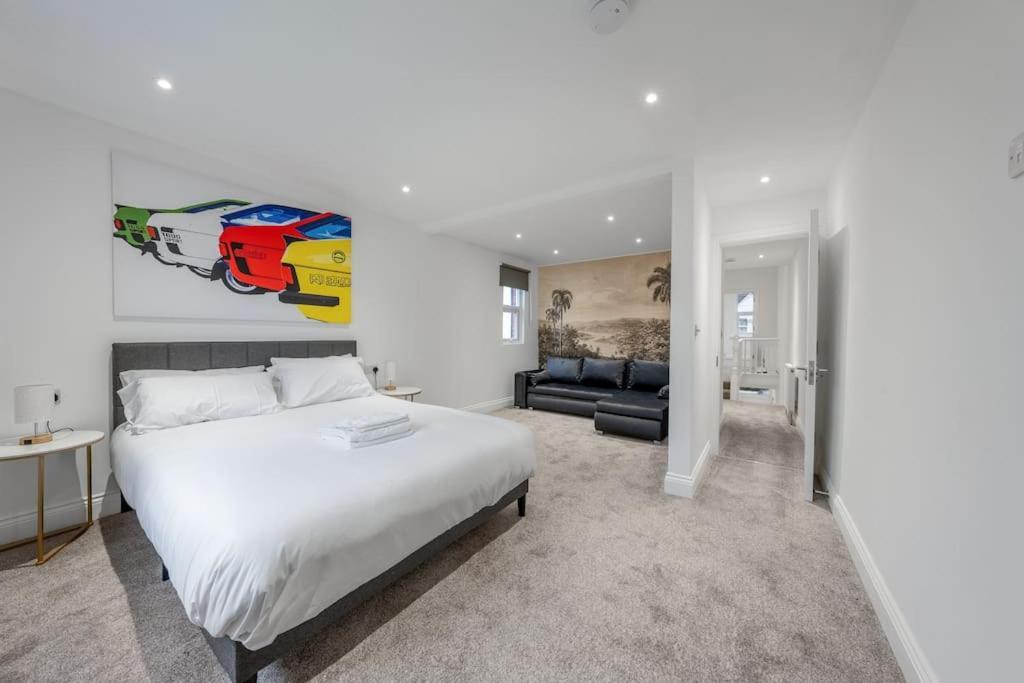 Brand New Cricklewood Zone 2 Modern * Londres