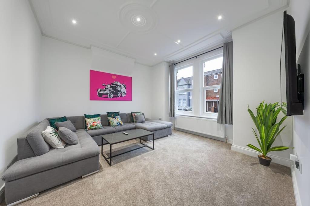 Сasa de vacaciones Brand New Cricklewood Zone 2 Modern
