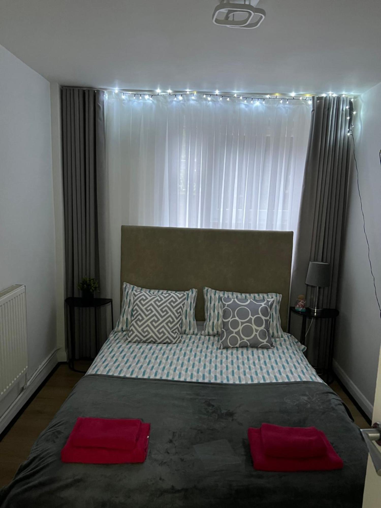 Spacious For Rent 10 Min From Tower Bridge Pensión