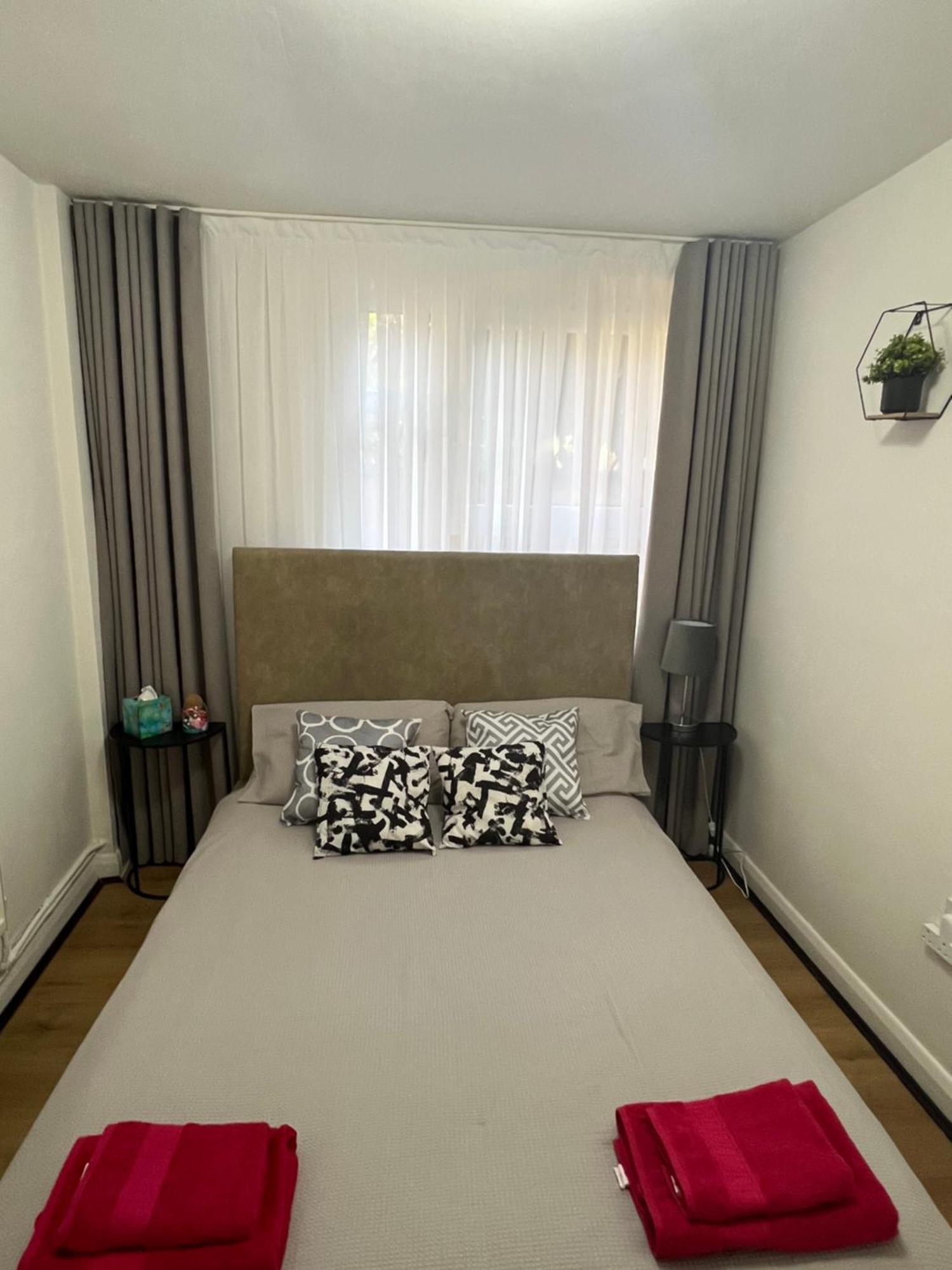 Spacious For Rent 10 Min From Tower Bridge Pensión *