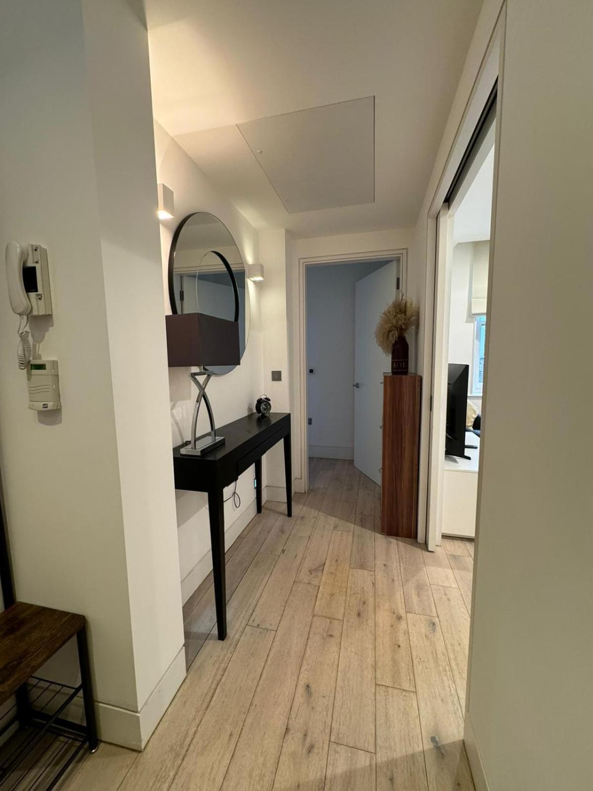 Clarges- Hsk Luxury Apartamento