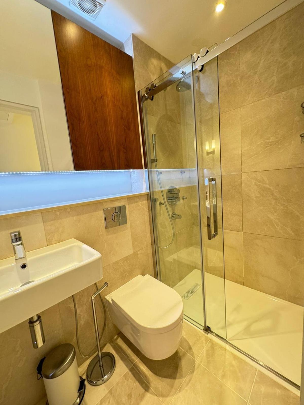 Clarges- Hsk Luxury Apartamento