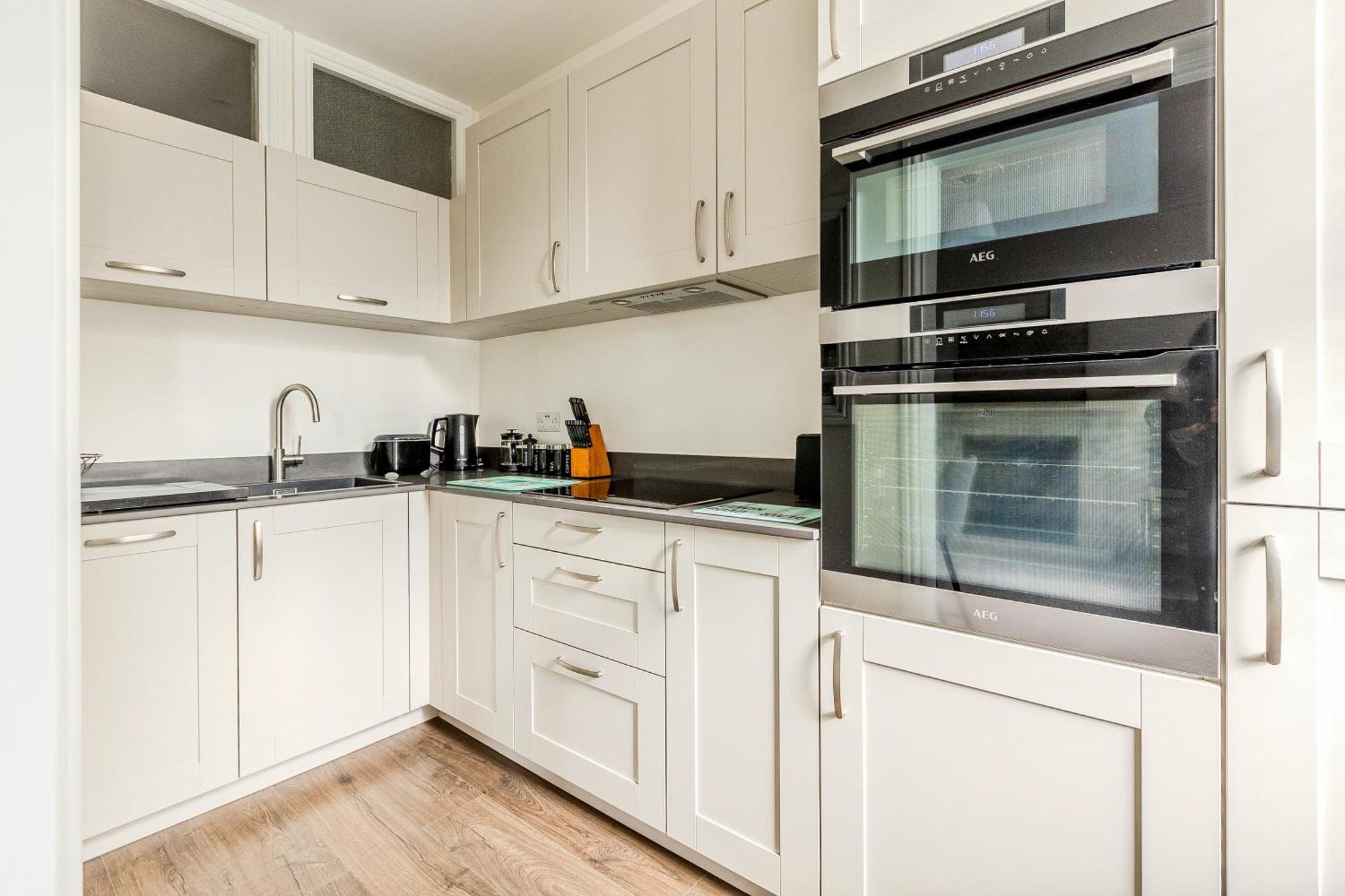 Peaceful 2br Multilvl In Streatham Appartement