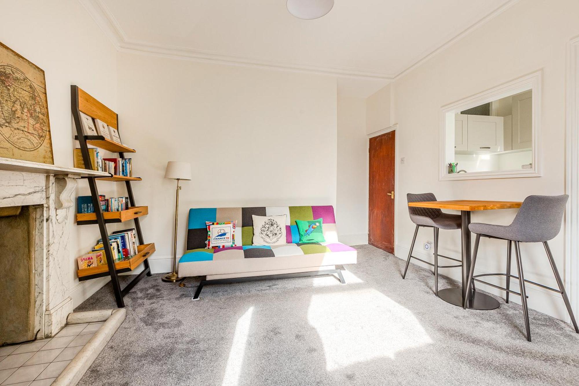 Peaceful 2br Multilvl In Streatham * Londres