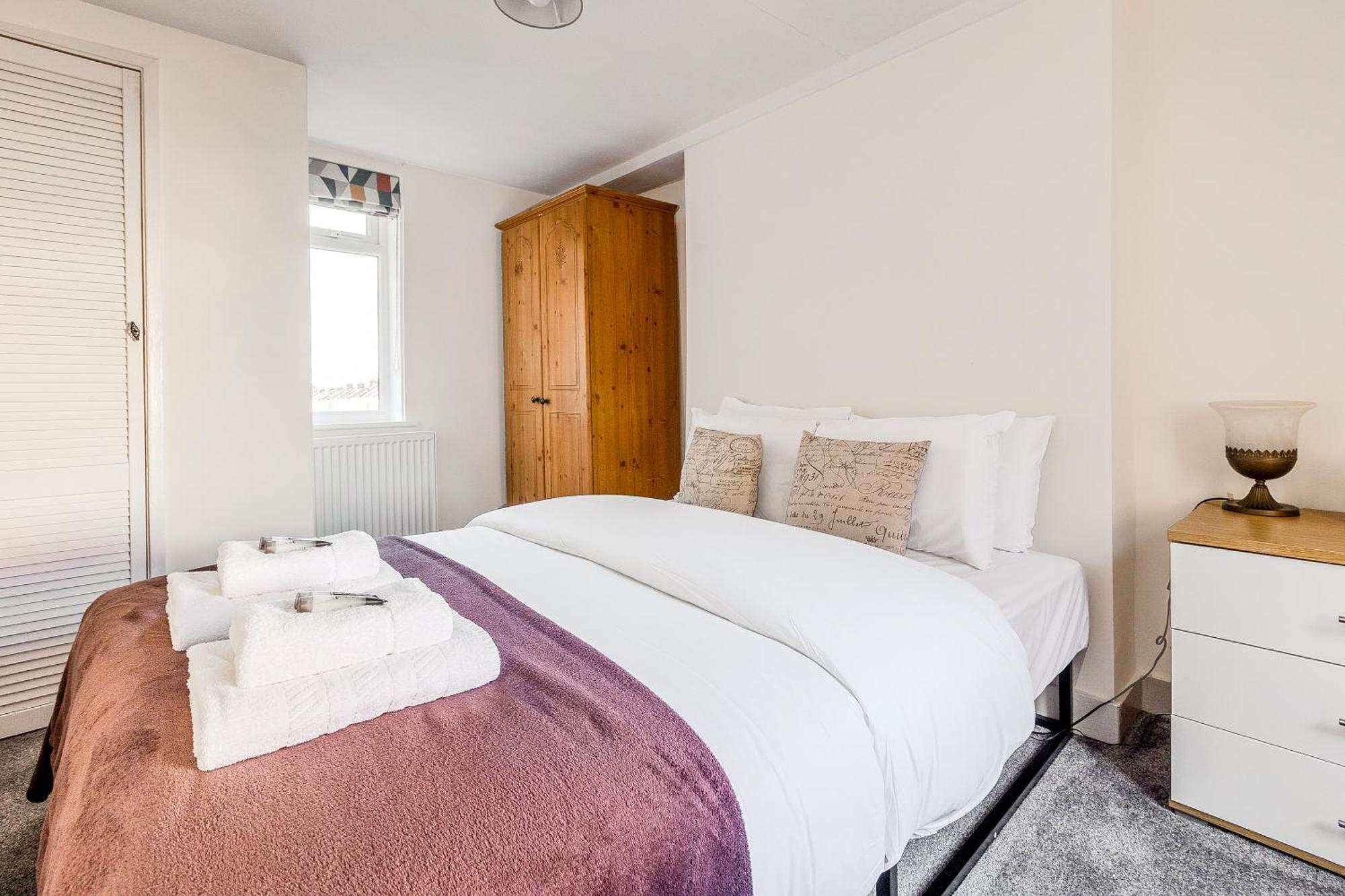 Peaceful 2br Multilvl In Streatham Londres