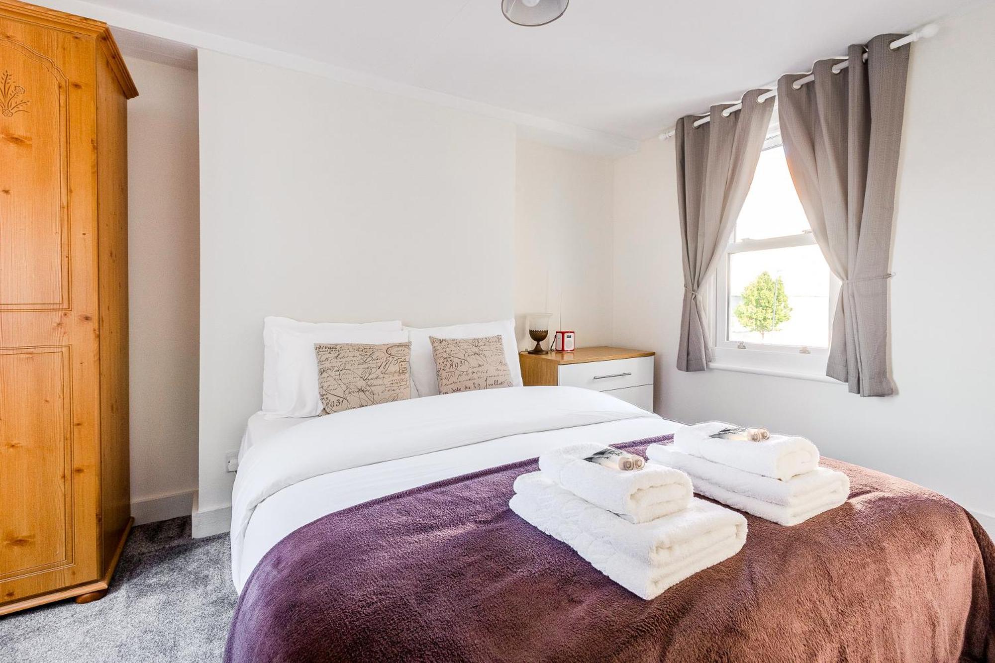 Peaceful 2br Multilvl In Streatham * Londres