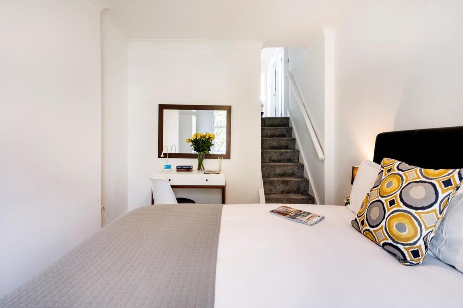 Bright&modern Earls Court Gem London
