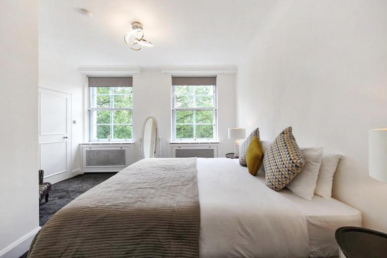 Park Lane Apartment