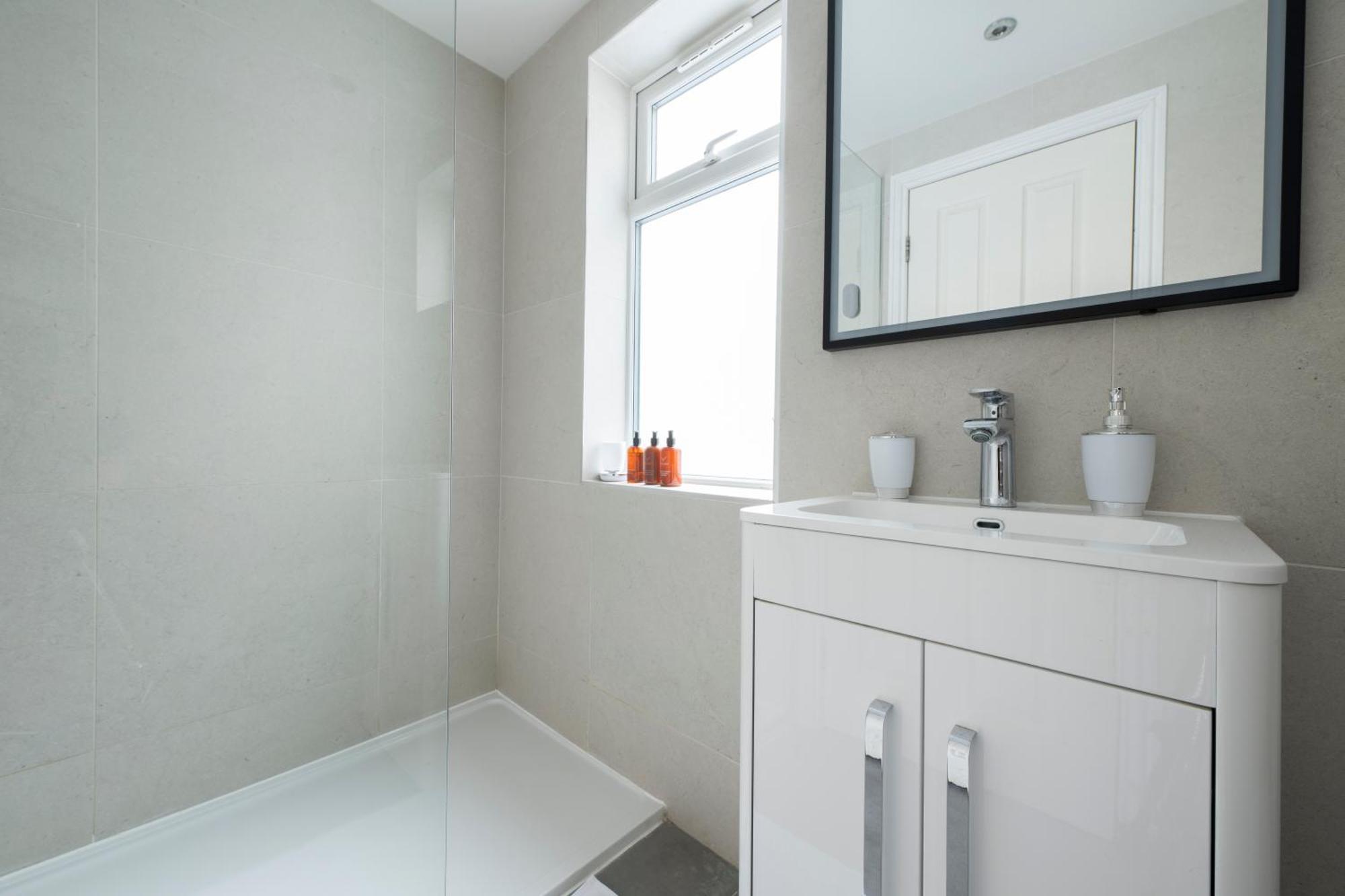Fulham Spacious & Luxe House With Parking & Garden * Londres