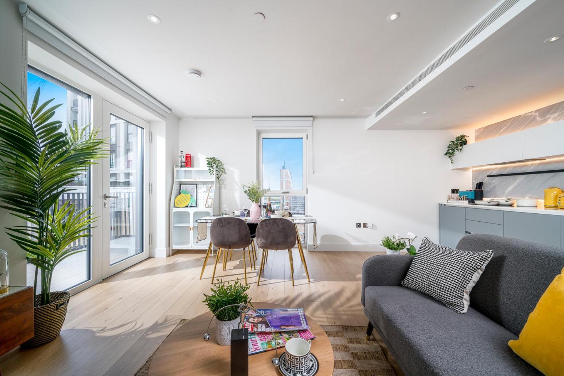 2 Bedroom Westfield Near * Londres