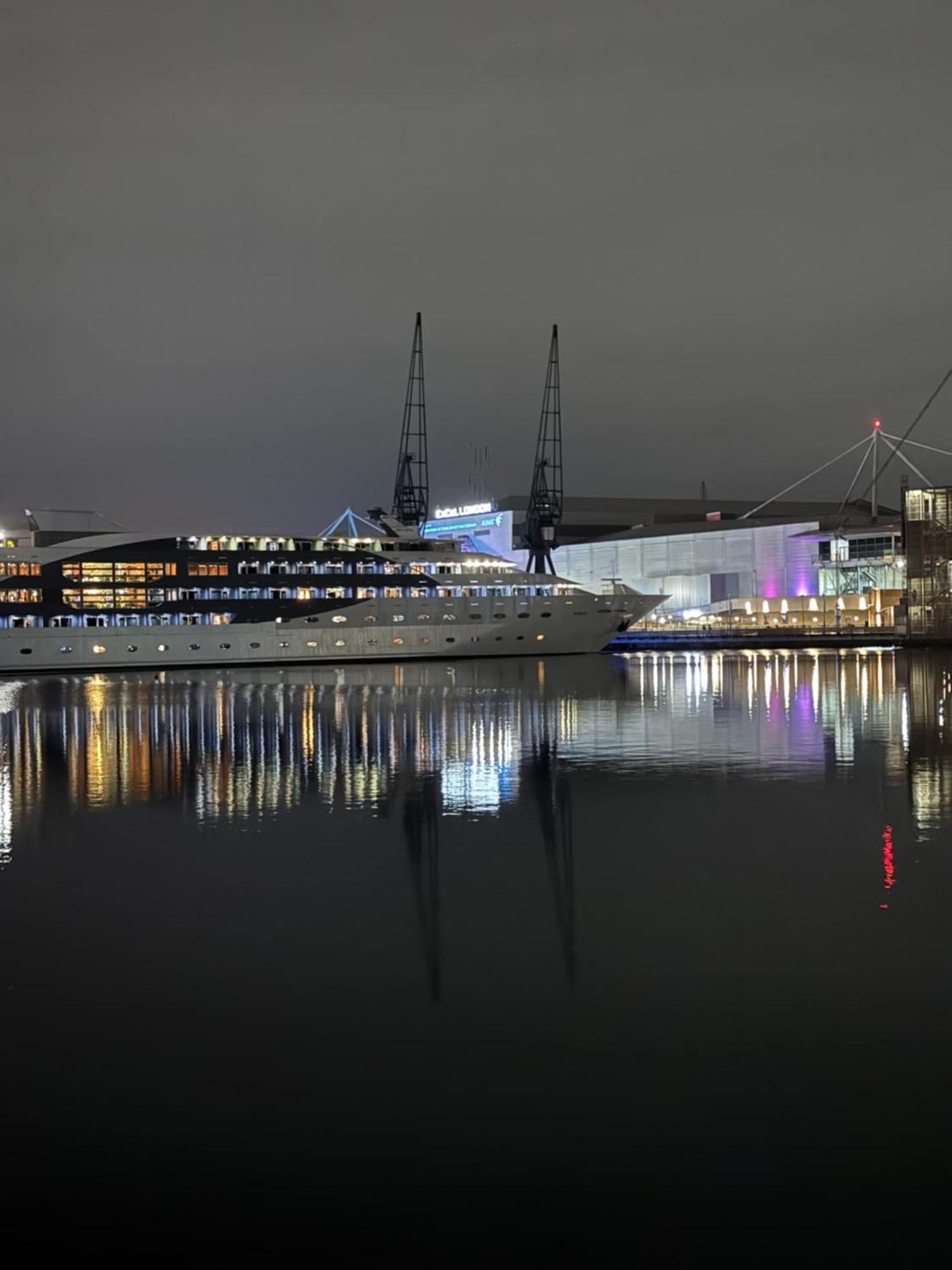 Quarto em Acomodações Particulares Waterfront Double With Fireplace In The Heart Of Royal Docks Londres