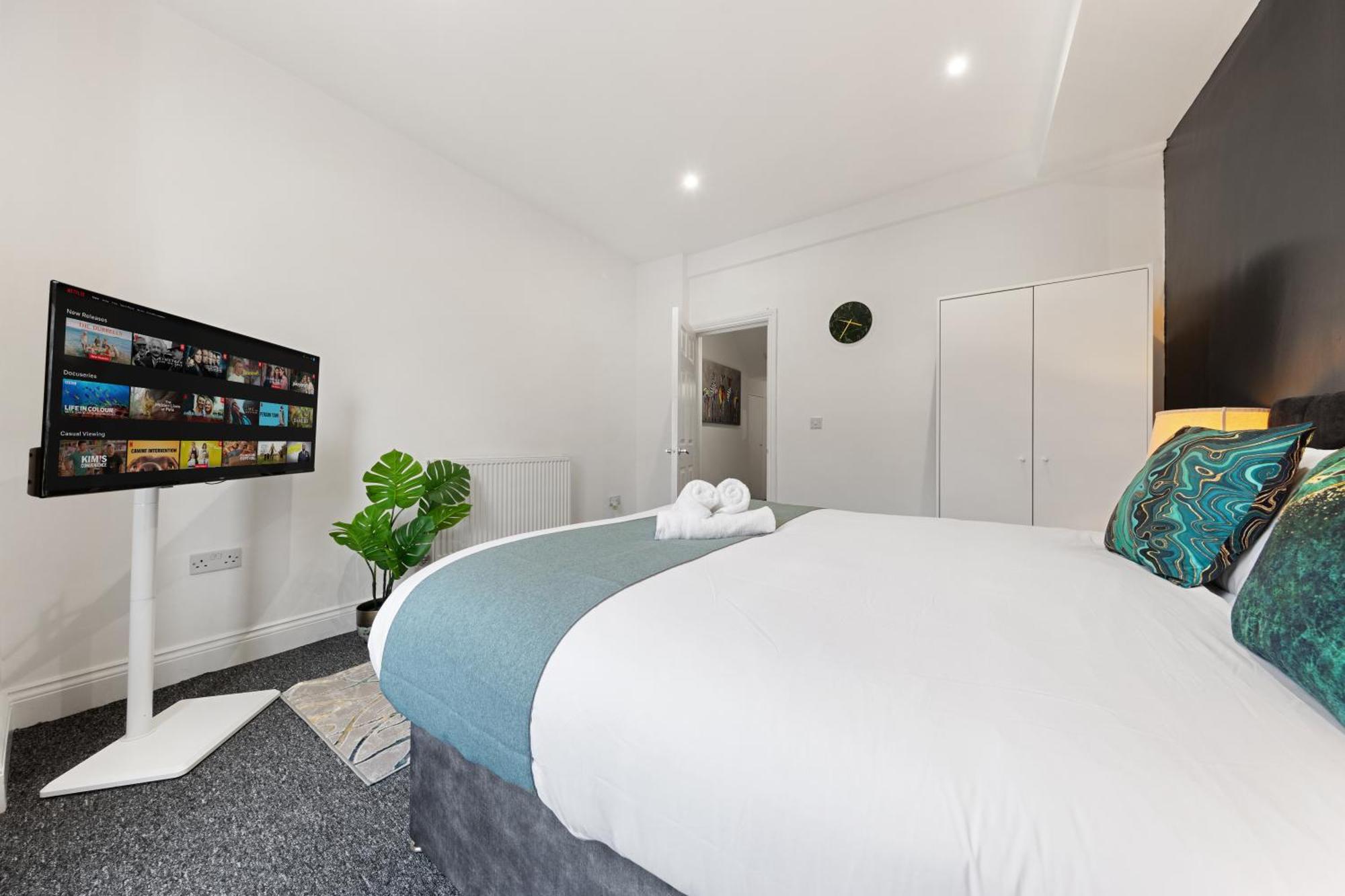 Appartement Stylish 2 Bedroom Haven In Zone 2-15 Mins To Central London- Garden & Parking Available! 5 Beds-Sleeps 6 People- Instant Book & Self Check-In! Save 20 Percent On Stays Of 7 Nights Or More ! Londres