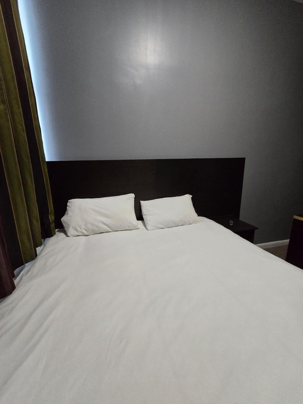 L S Hotel Londres