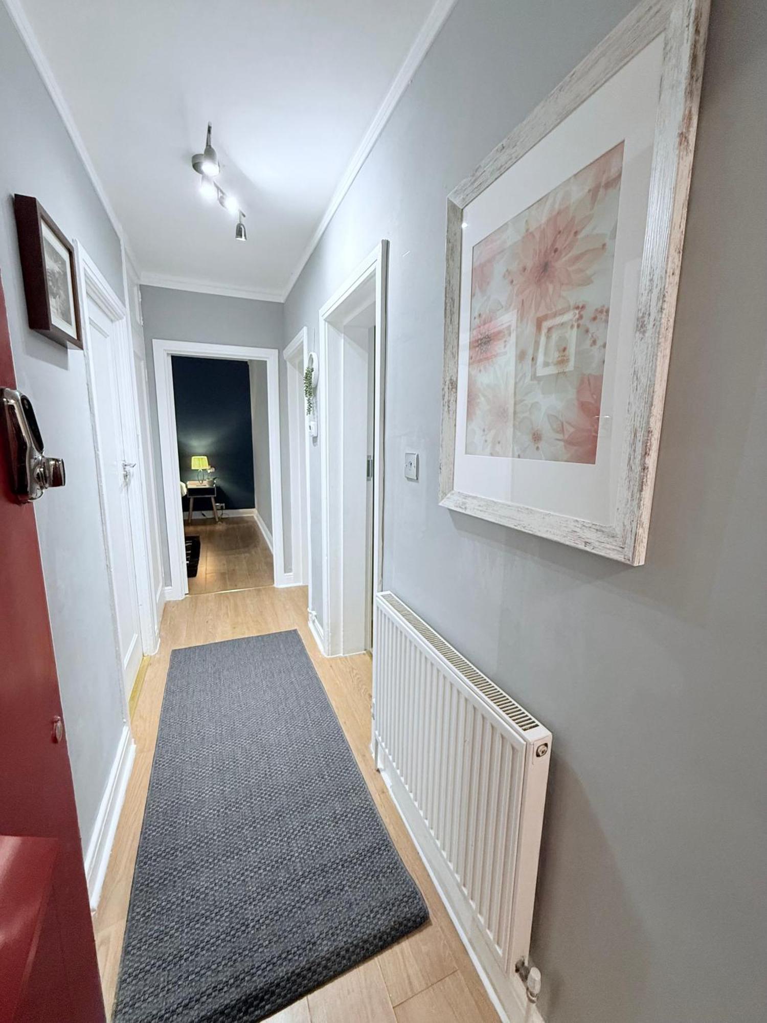 Staylondon - Sleeps 6 With Free Parking - Tourist, Concerts & Matches Apartment