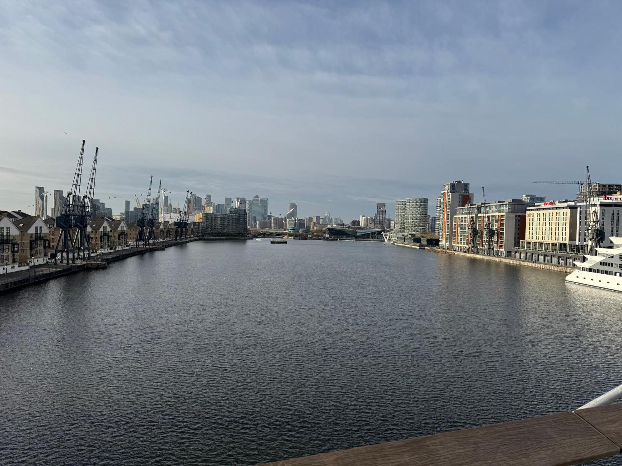 Waterfront Double With Fireplace In The Heart Of Royal Docks Quarto em Acomodações Particulares Londres
