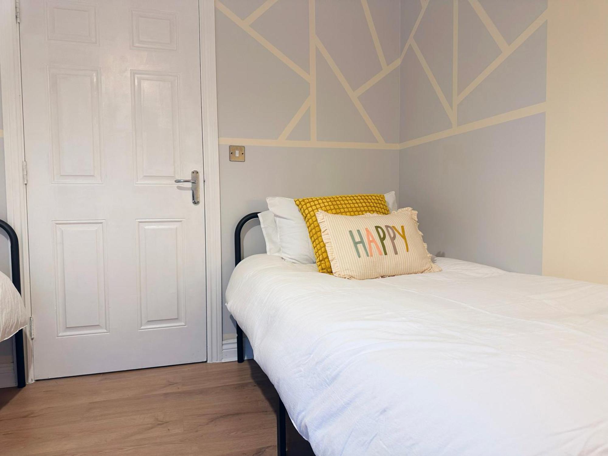 Olive Immaculate Wembley Apartment, 15mins To London, By Edens Londres
