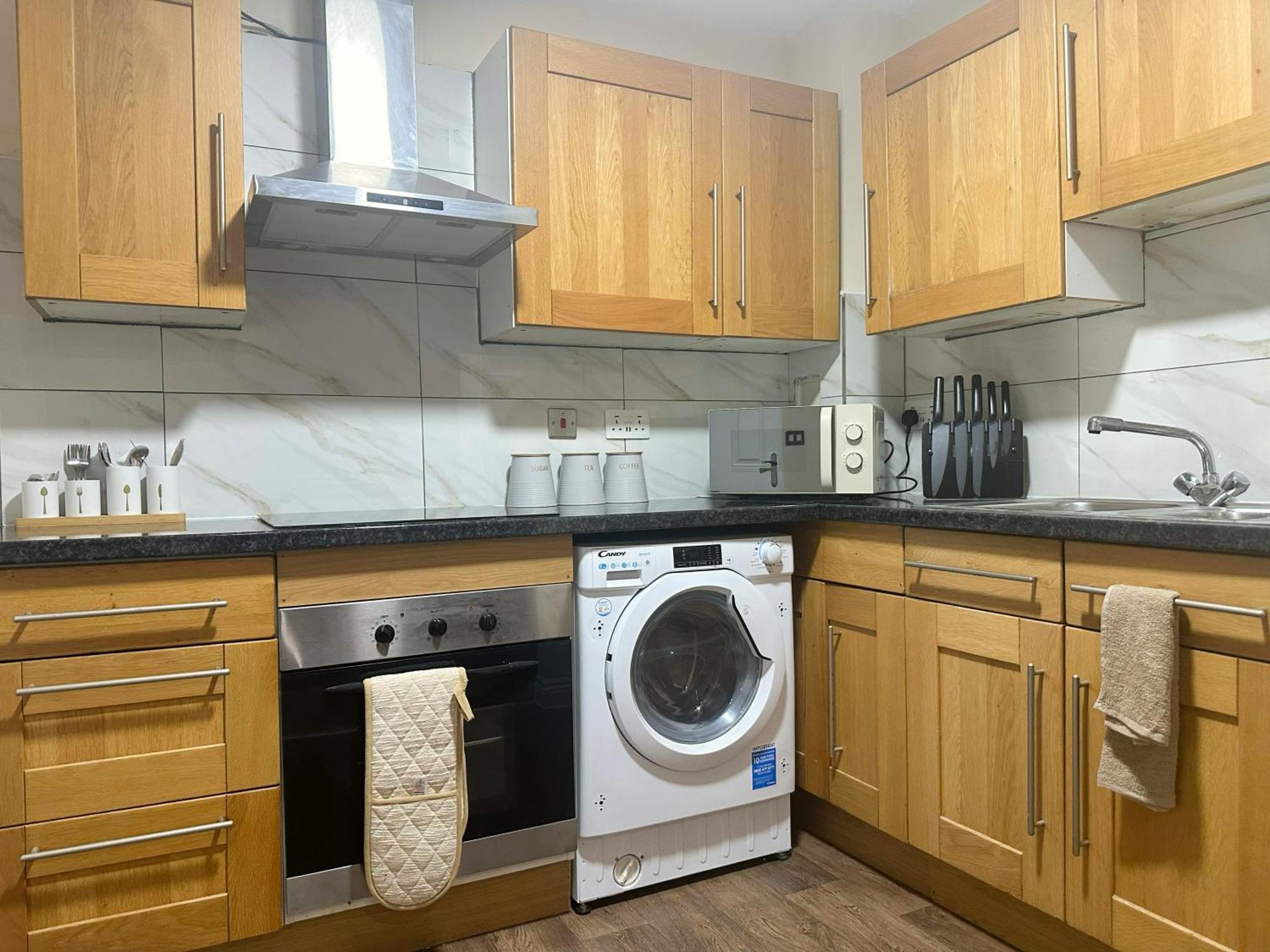 Olive Immaculate Wembley Apartment, 15mins To London, By Edens * Londres