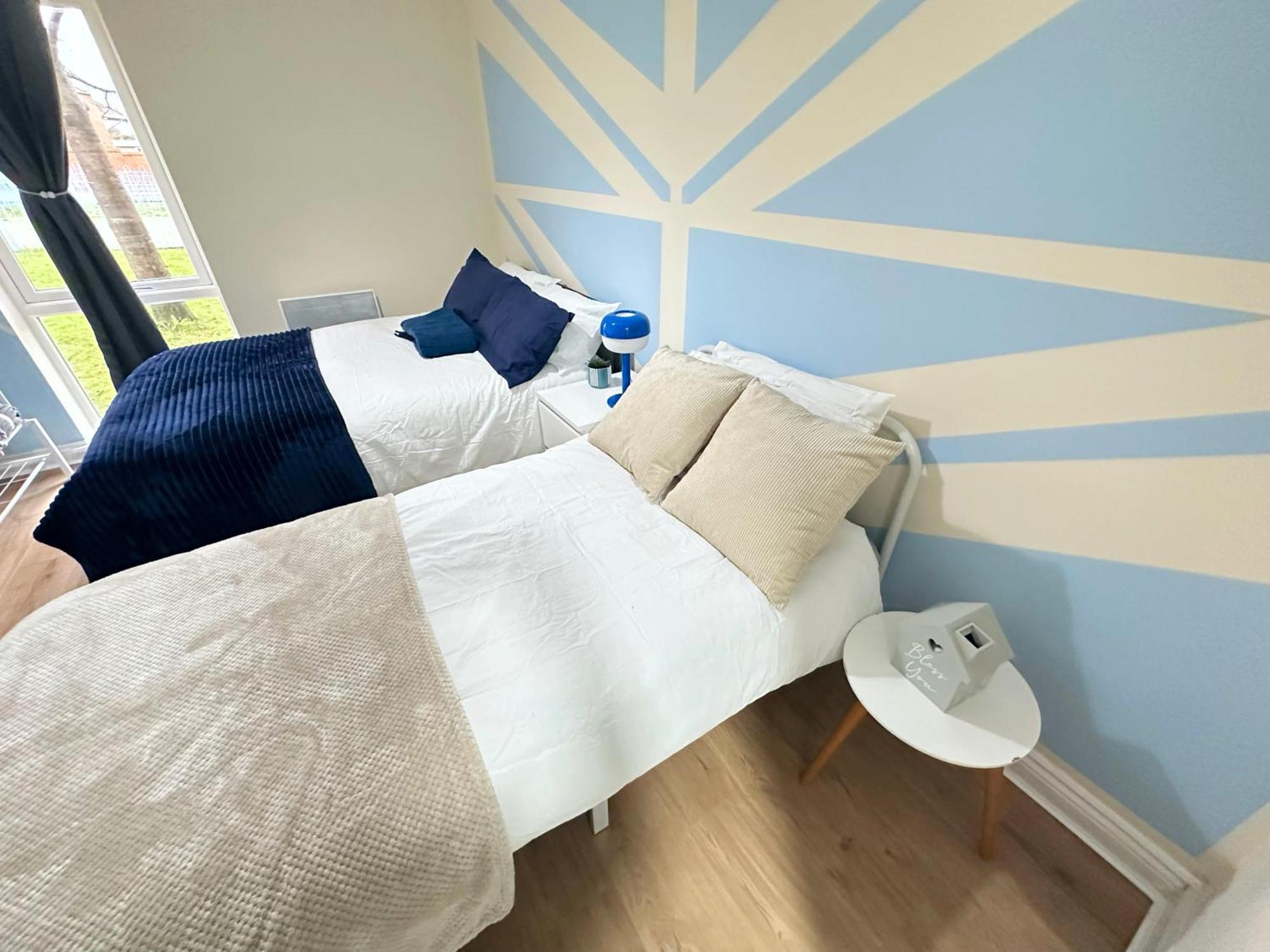 Olive Immaculate Wembley Apartment, 15mins To London, By Edens Appartement *