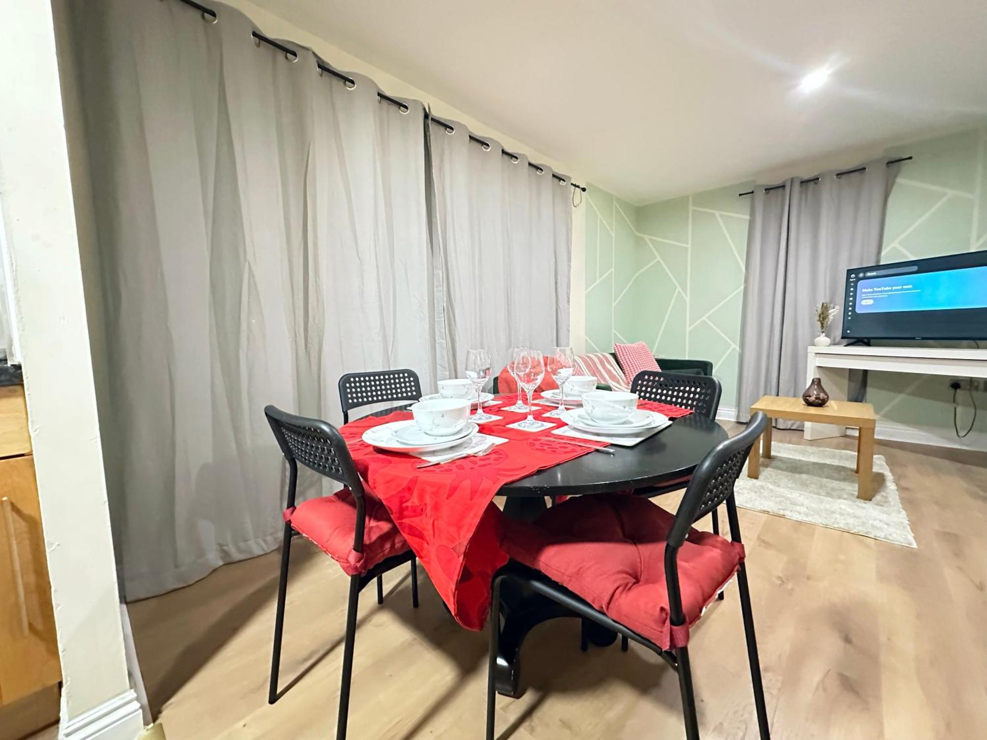 Olive Immaculate Wembley Apartment, 15mins To London, By Edens Appartement *