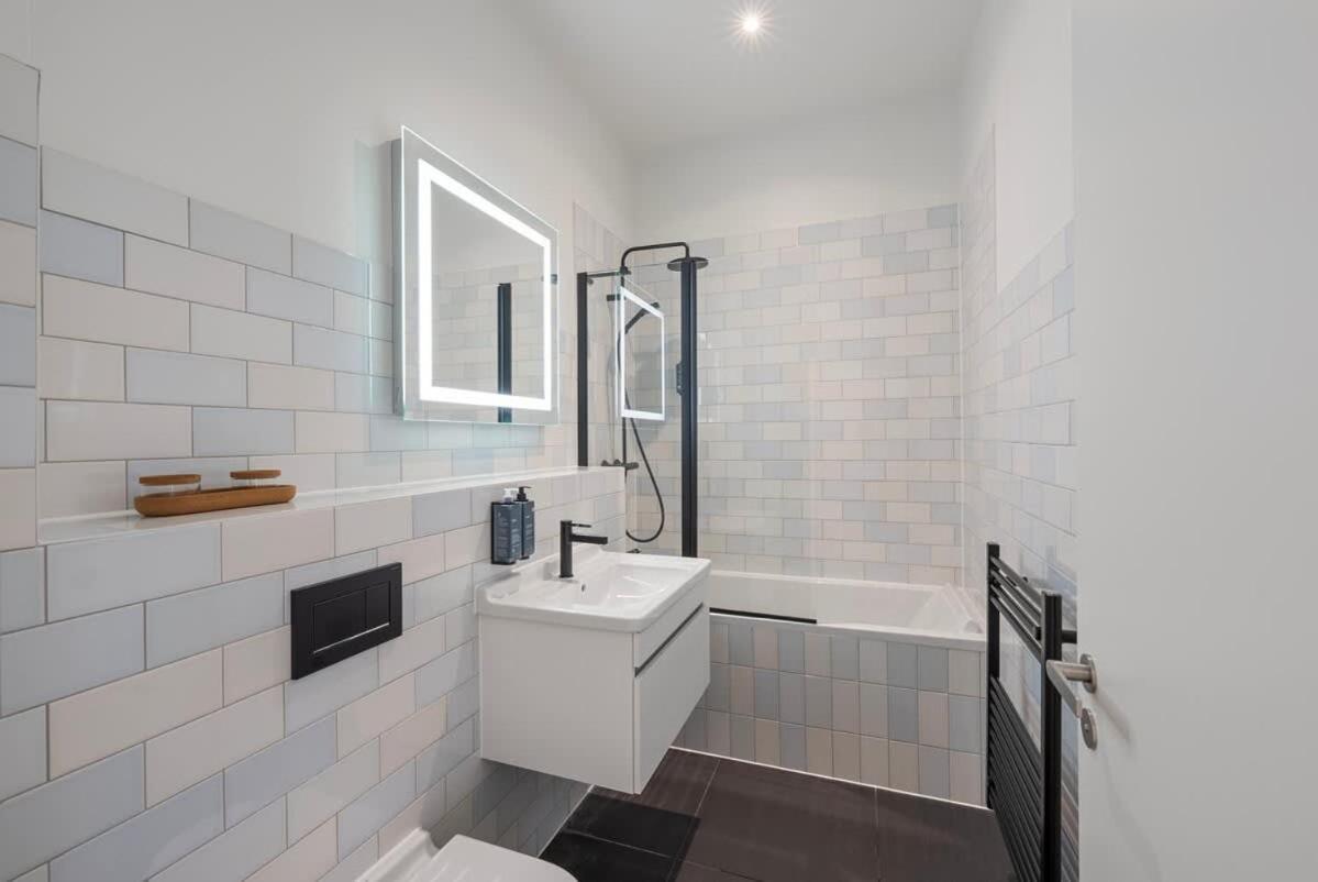 Lovely 1 Bedroom Flat In The Heart Of Hébergement de vacances Londres