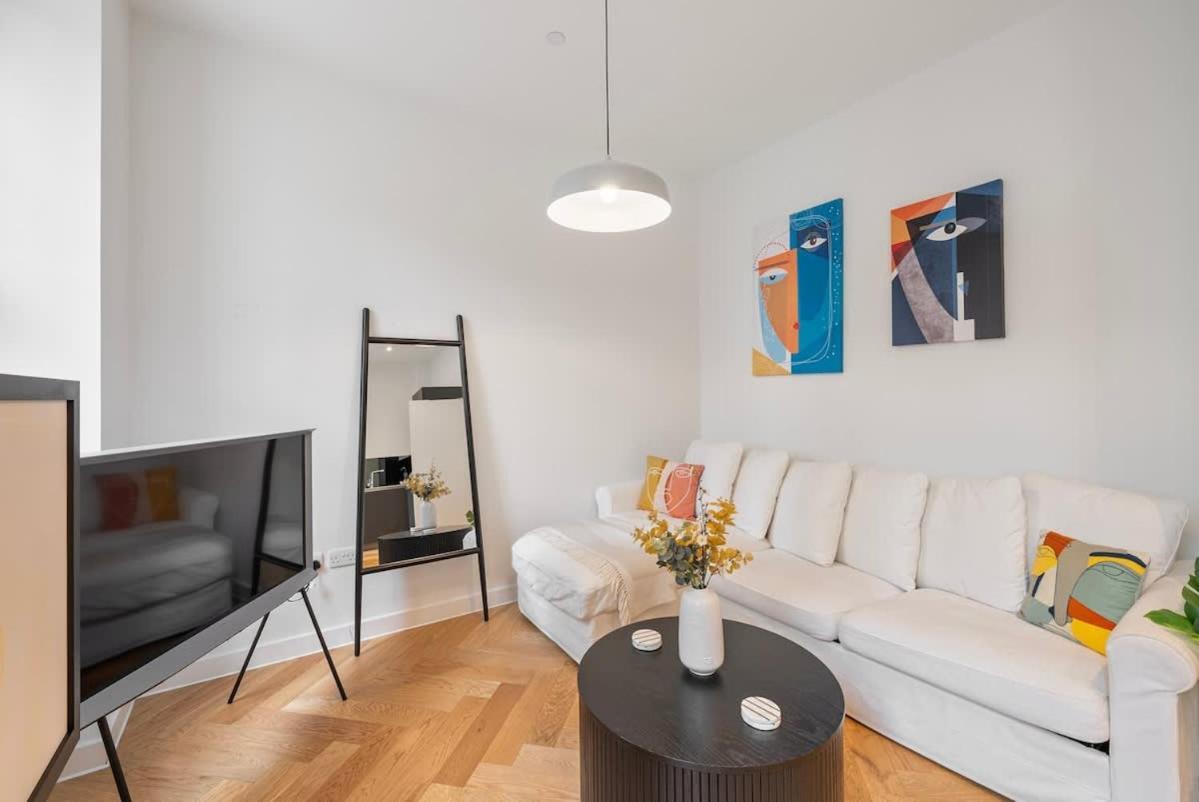 Lovely 1 Bedroom Flat In The Heart Of Сasa de vacaciones Londres