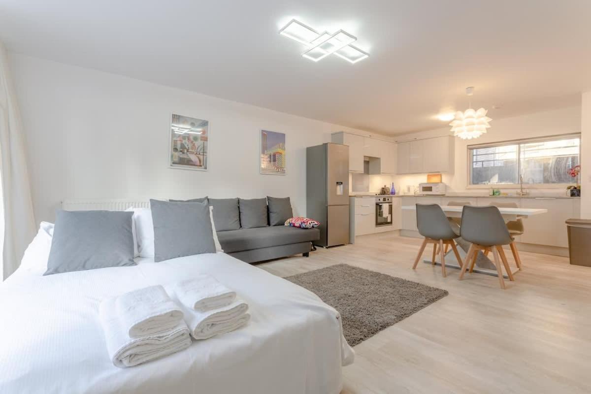 Kensington Gardens 2 Bedroom Flat With A Balcony Hébergement de vacances