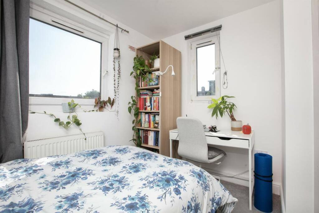 Comfortable 3-bed Flat In Vibrant Camberwell Appartement