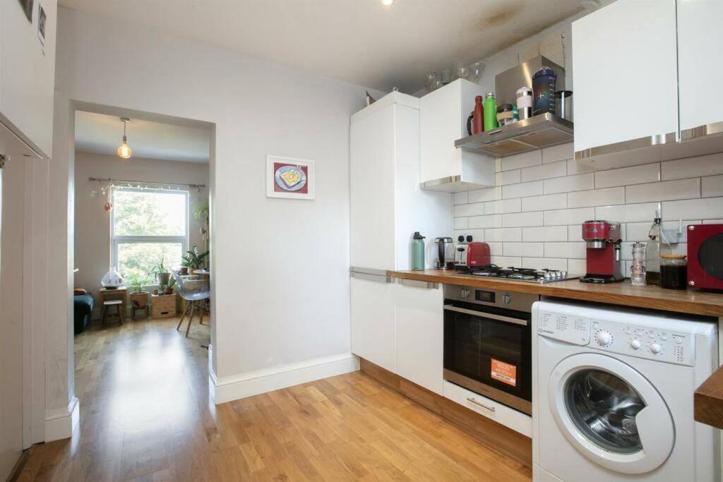 Comfortable 3-bed Flat In Vibrant Camberwell Appartement *
